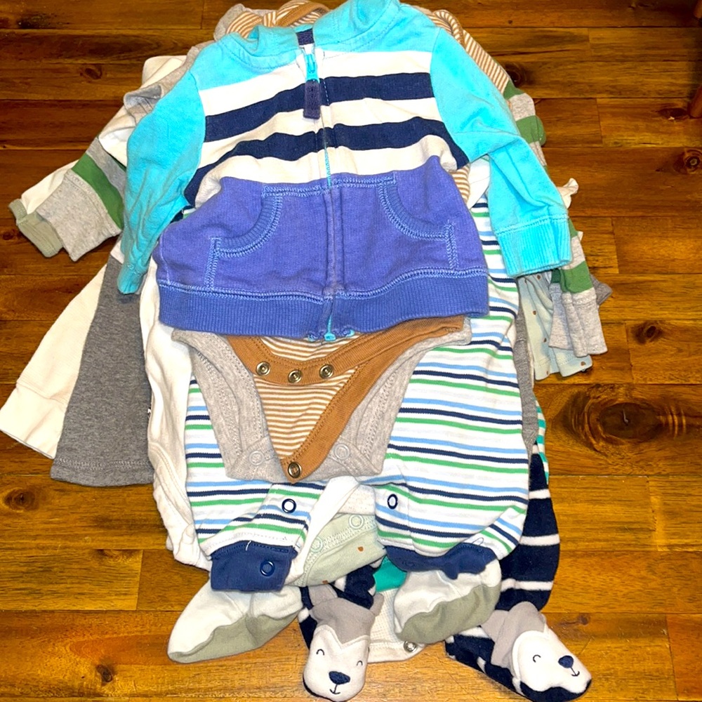 Baby boy clothes— ranging in size newborn to 9 months. Selling together.